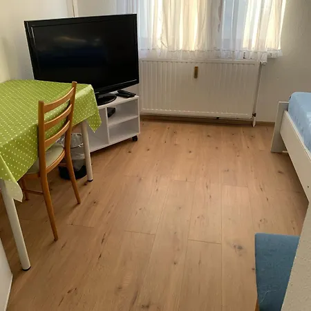 Homestay Gaestezimmer Polster