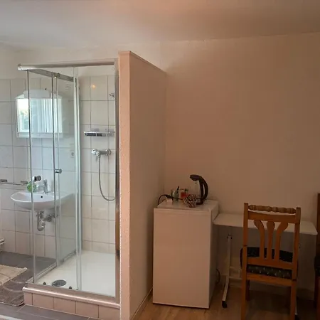 Homestay Gaestezimmer Polster