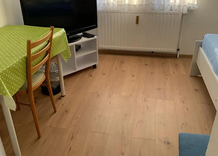 Homestay Gaestezimmer Polster